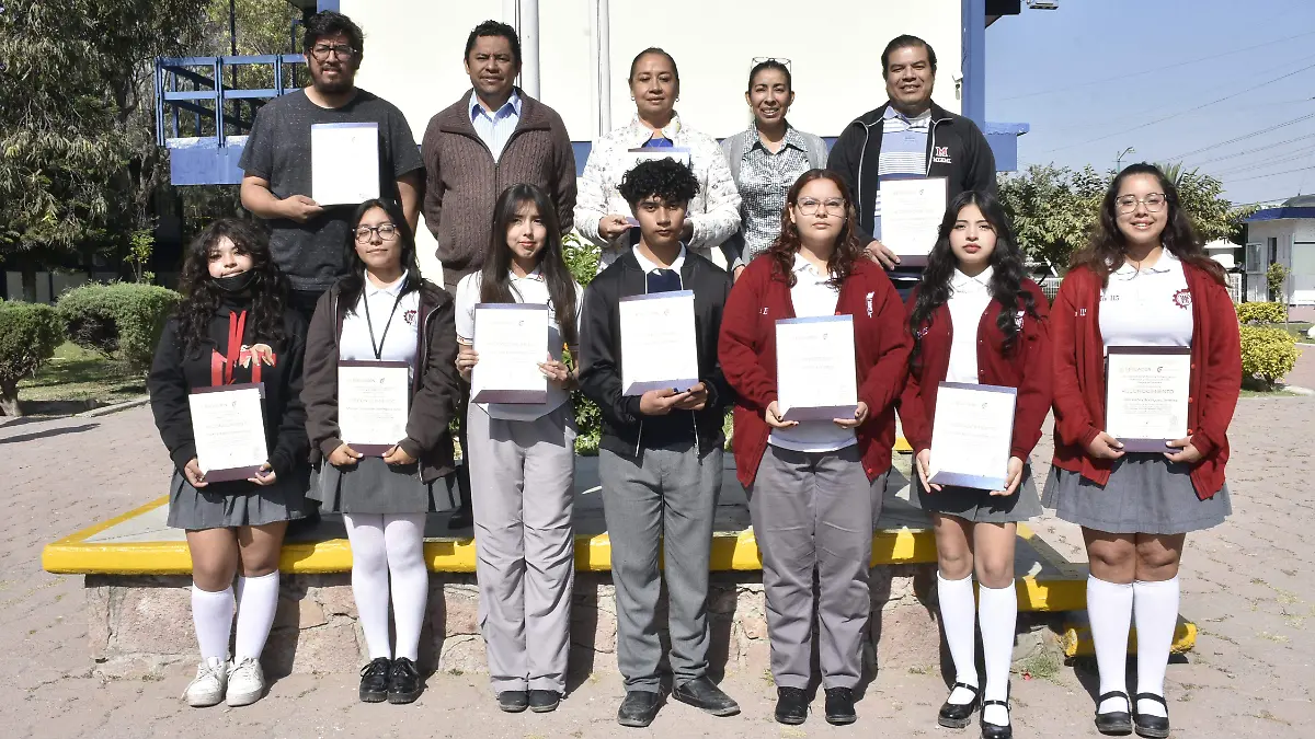 entrega de reconocimientos a alumnos del cetmeja (6)